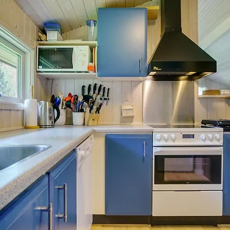 Loreia - 200m From The Sea By Interhome